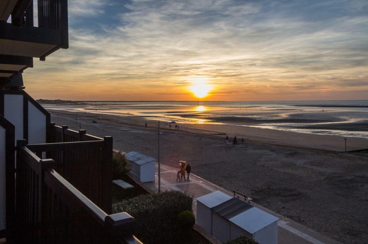 Joli Studio Avec Vue Panoramique Sur La Mer Houlgate Zewnętrze zdjęcie